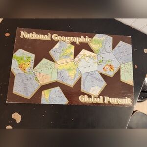Vintage 1987 National Geographic Global Pursuit Board Game